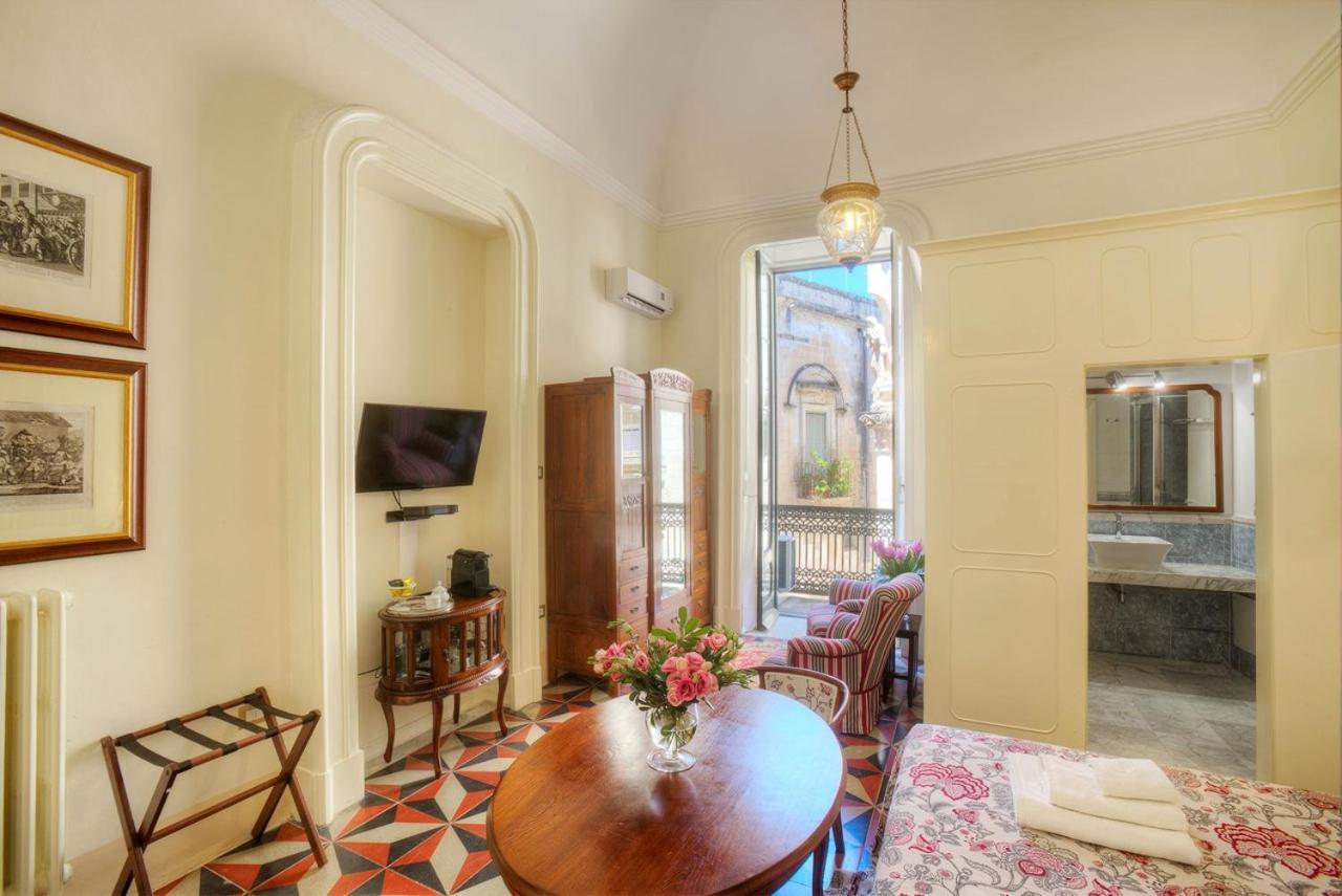 Palazzo Bernardini Suites 莱切 外观 照片