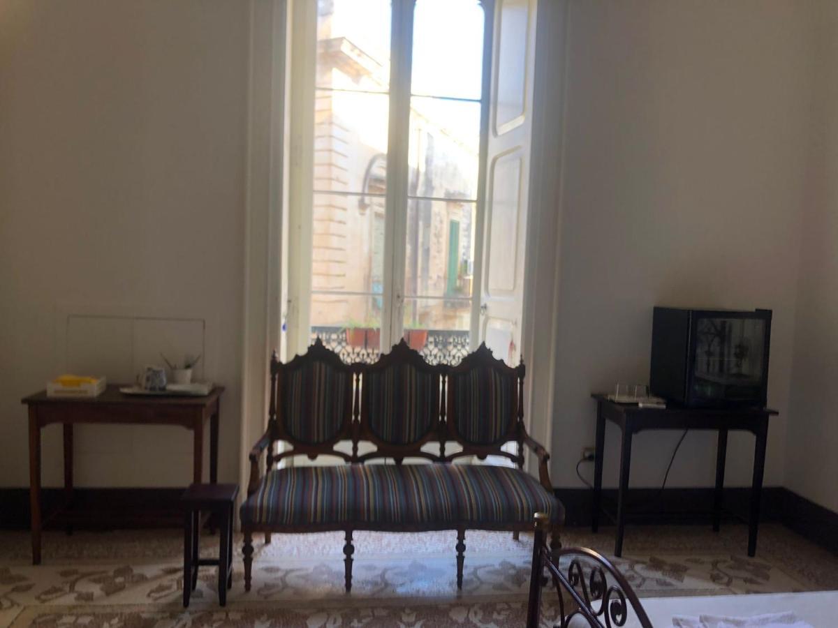 Palazzo Bernardini Suites 莱切 外观 照片